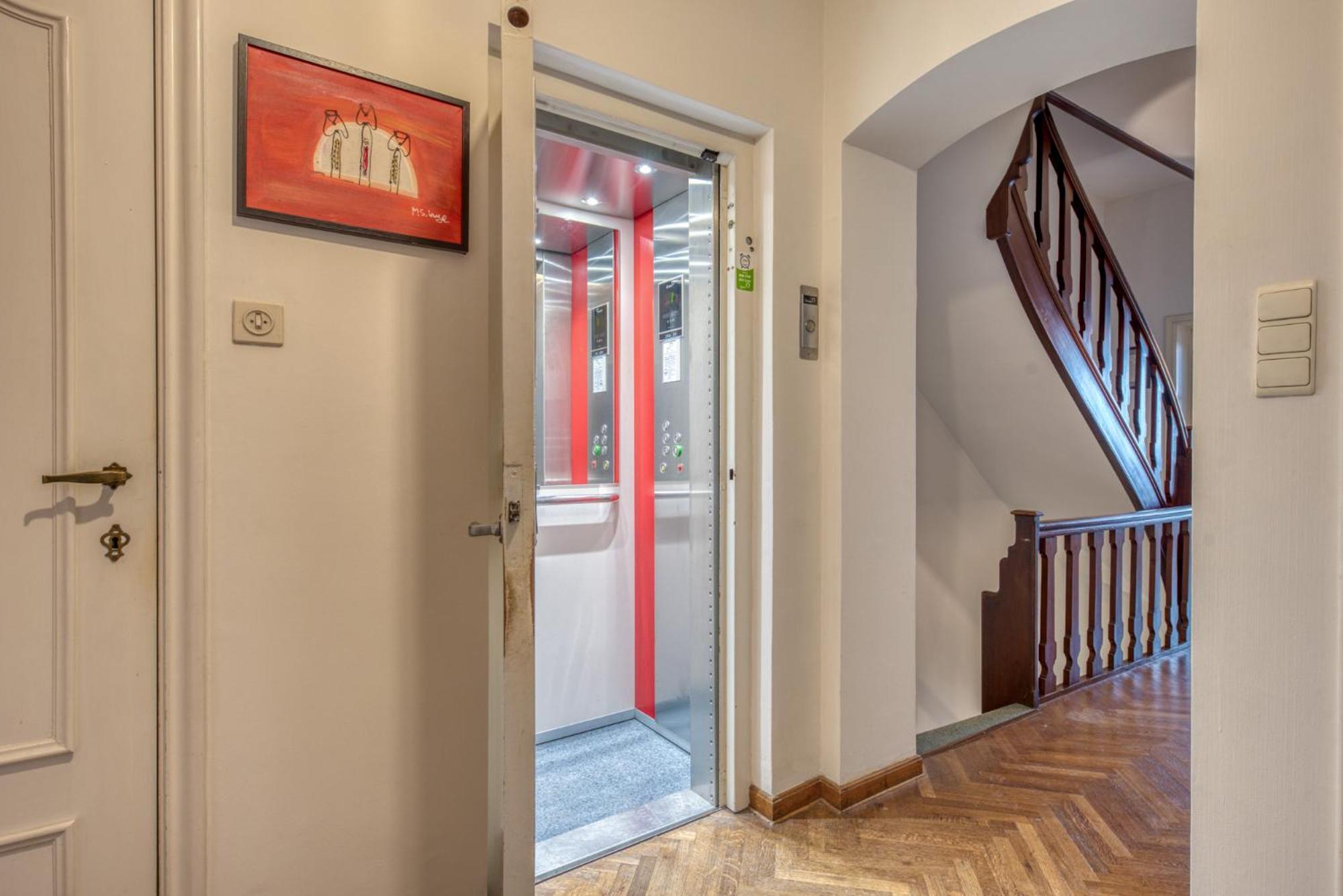 Belle Maison Bourgeoise Partagee De 4 Logements Liege Exterior photo